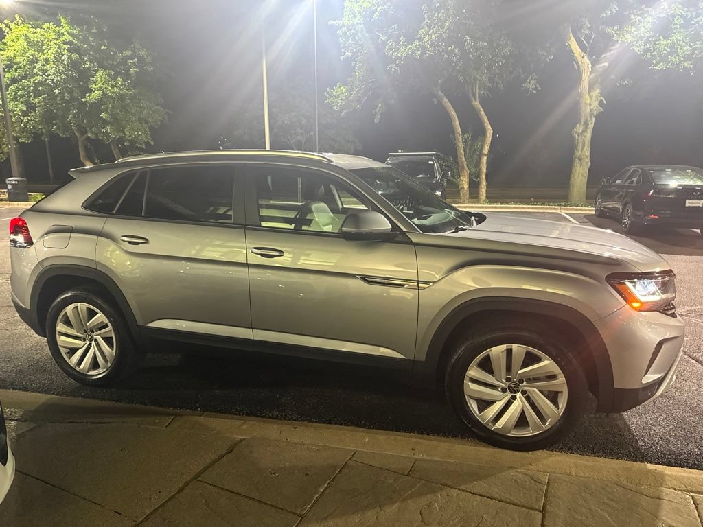 Used 2023 Volkswagen Atlas Cross Sport SE AWD/4WD image 7