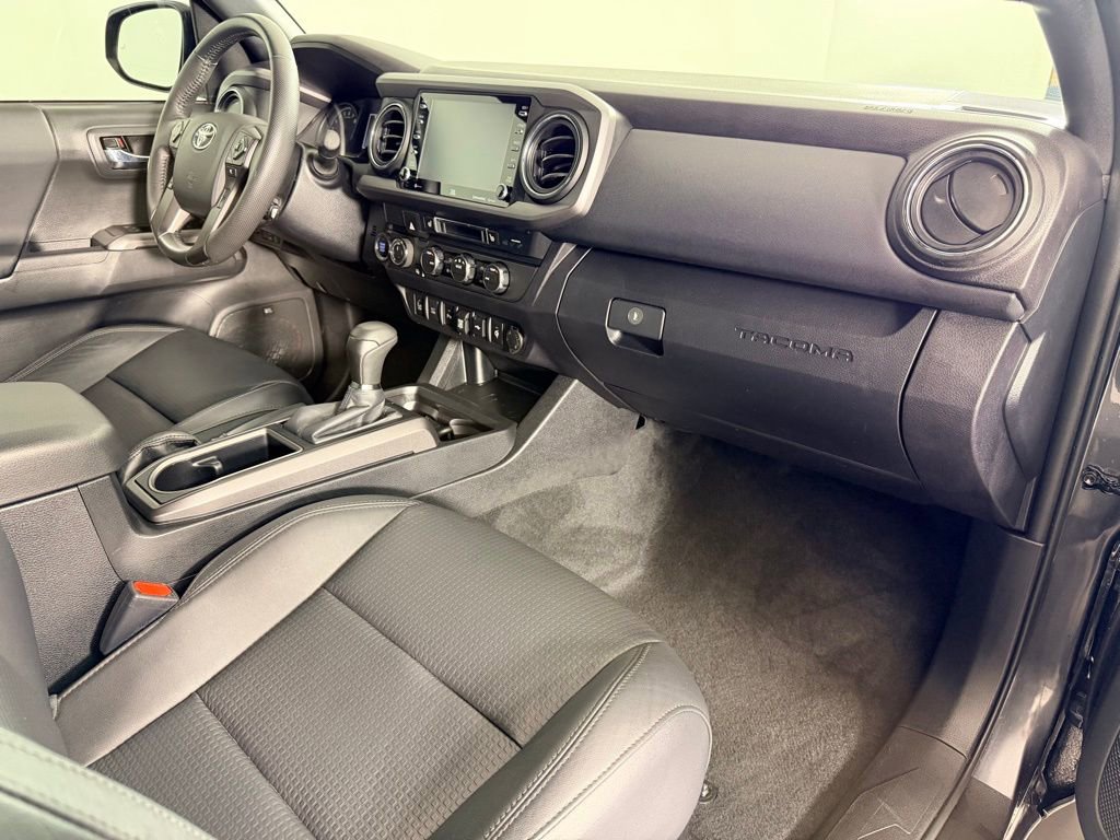 Used 2023 Toyota Tacoma TRD Off-Road w/ TRD Premium Off Road Package image 32