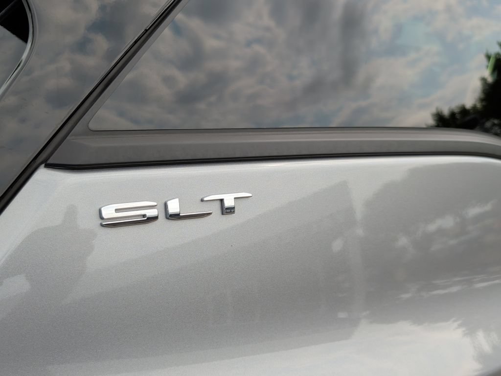 Used 2024 GMC Terrain SLT AWD/4WD image 39