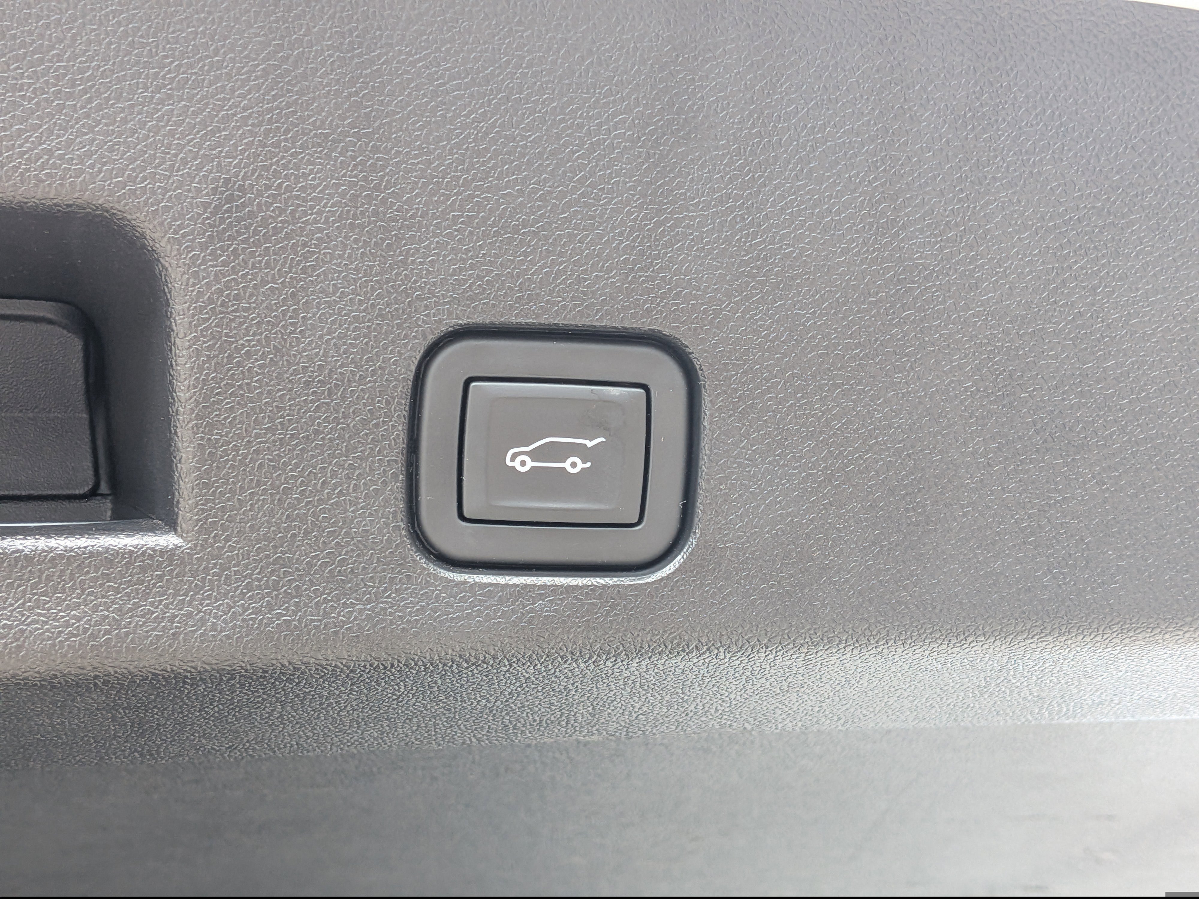 Used 2024 Chevrolet Traverse LT FWD image 14