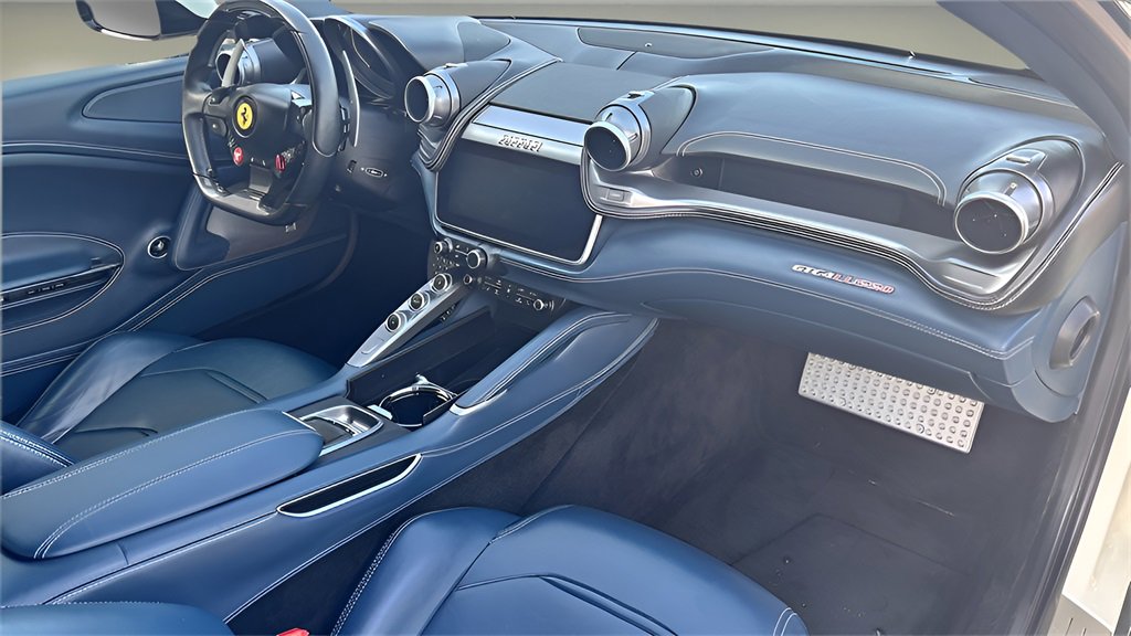 Used 2017 Ferrari GTC4Lusso image 7