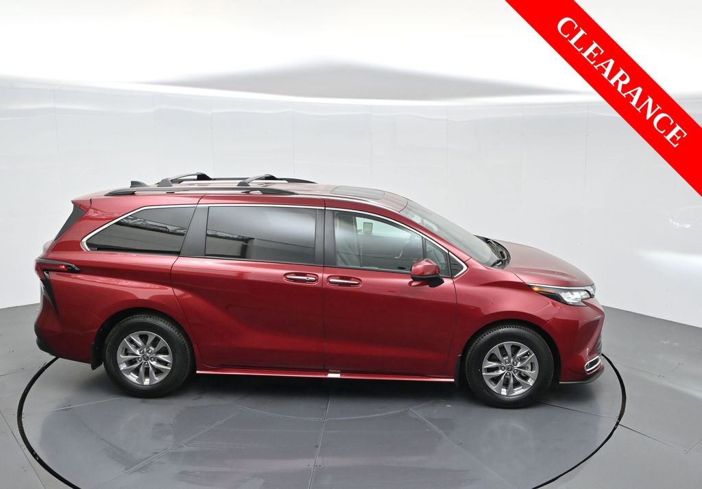 Used 2022 Toyota Sienna XLE image 58