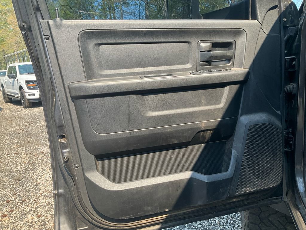 Used 2018 RAM 3500 Tradesman w/ Chrome Appearance Group image 17