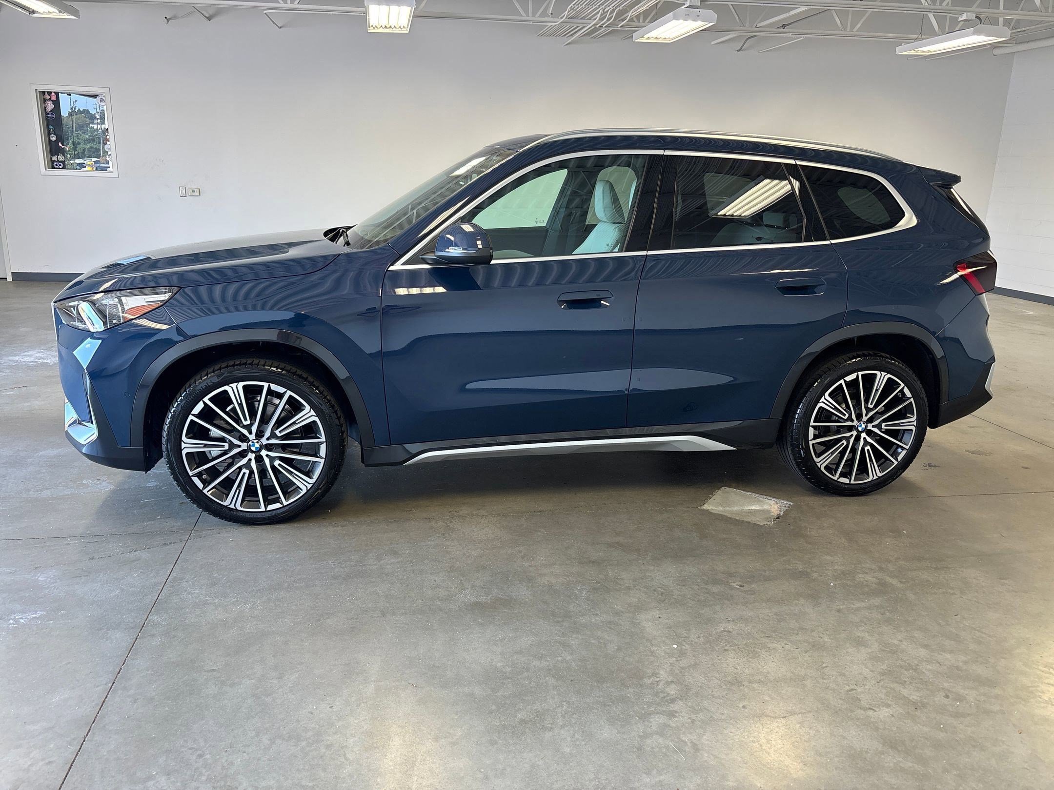 Used 2026 BMW X1 xDrive28i w/ Convenience Package image 2