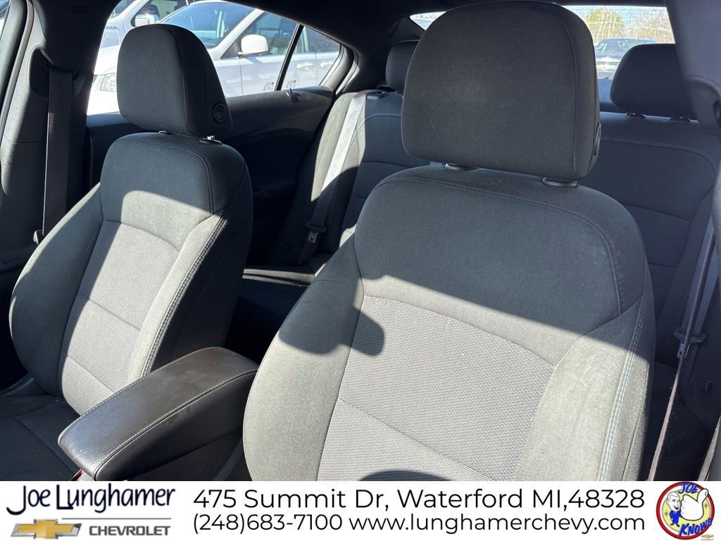 Used 2017 Chevrolet Cruze LT w/ Convenience Package FWD image 14