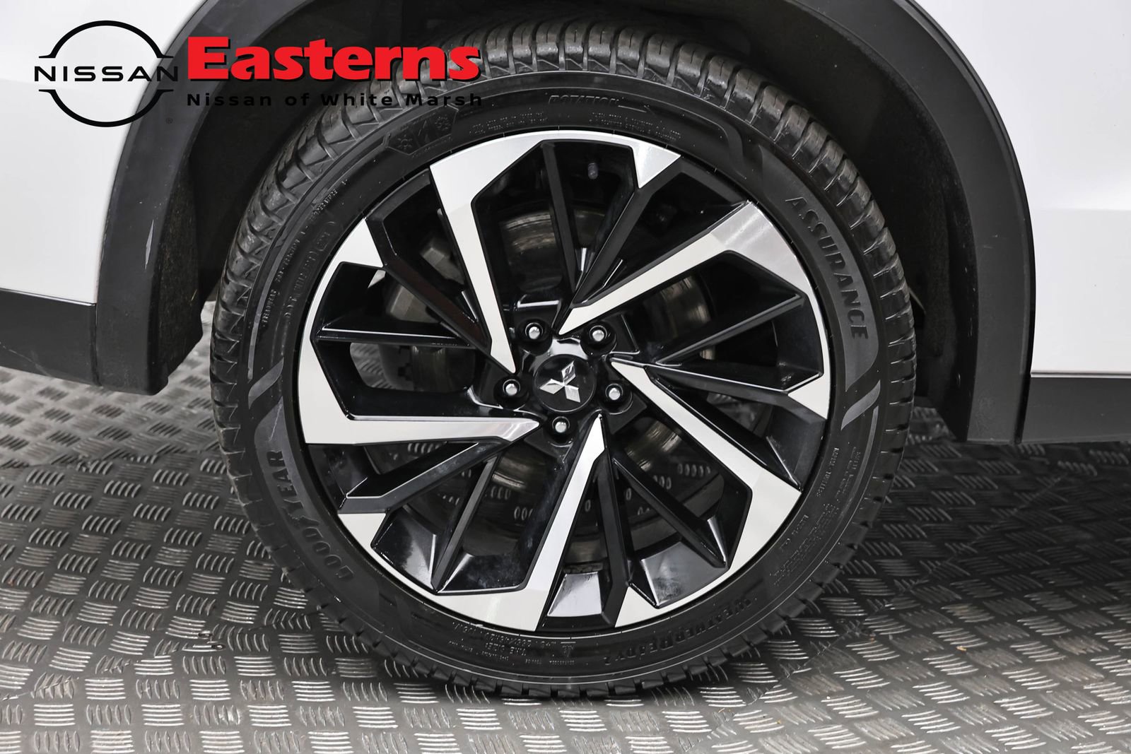 Used 2024 Mitsubishi Outlander AWD image 29