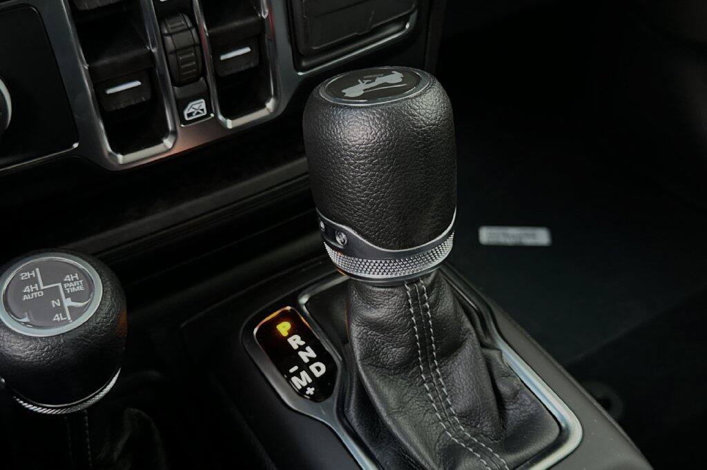New 2024 Jeep Wrangler Unlimited w/ Convenience Group AWD/4WD image 16
