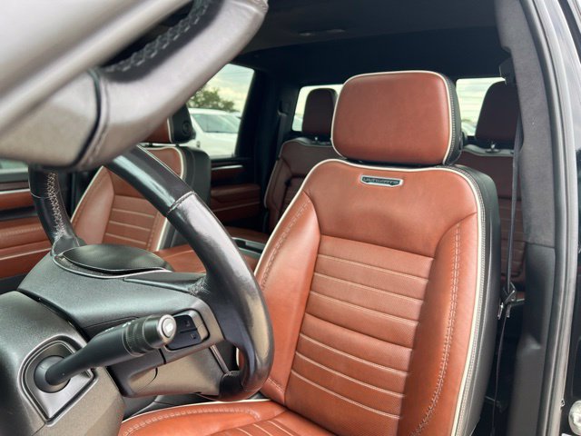 Used 2024 GMC Sierra 3500 Denali Ultimate AWD/4WD image 11