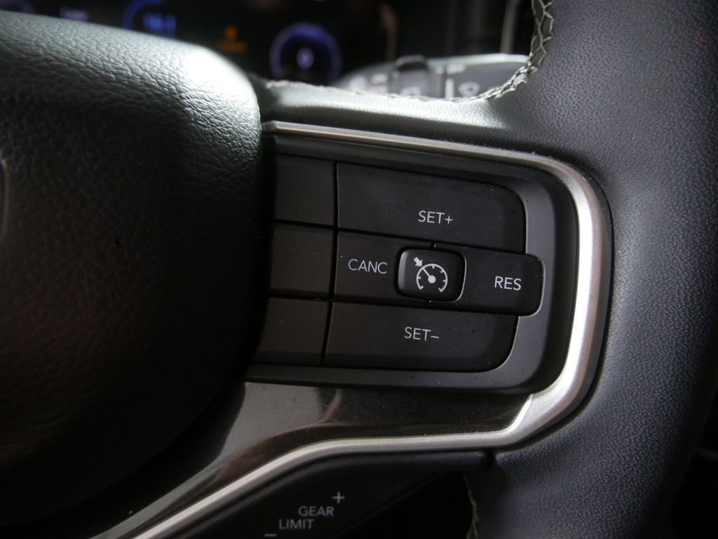 Used 2022 Jeep Wagoneer Series I RWD image 25