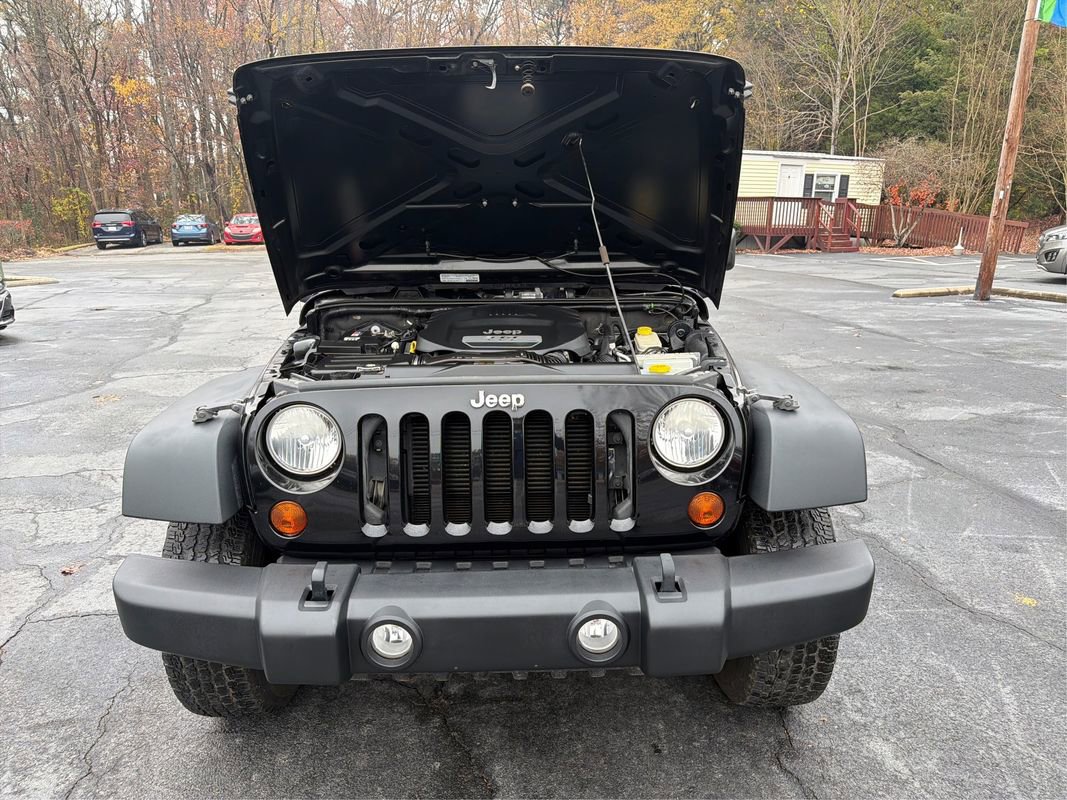 Used 2013 Jeep Wrangler Sport w/ Connectivity Group image 10
