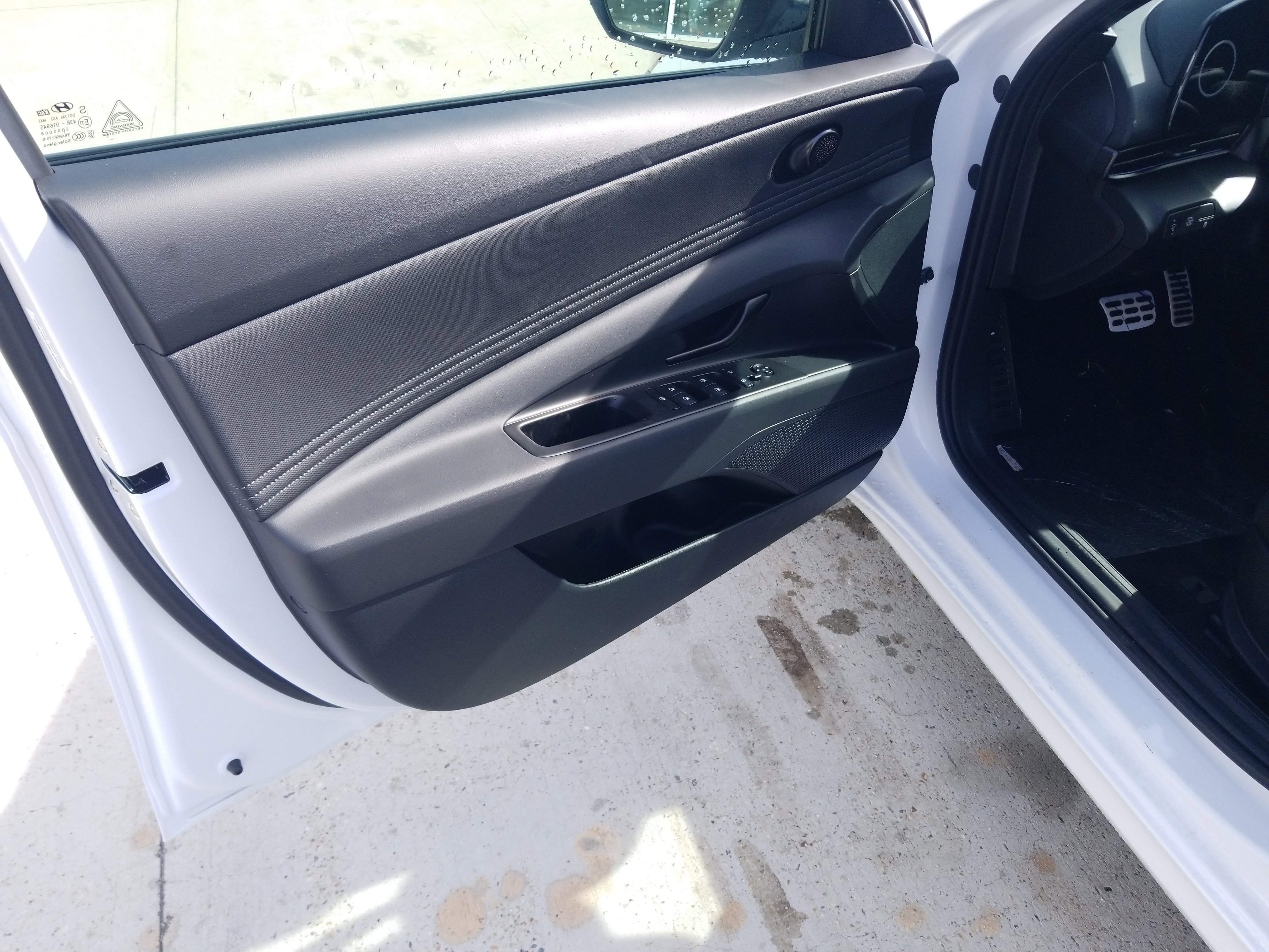 New 2025 Hyundai Elantra SEL image 9