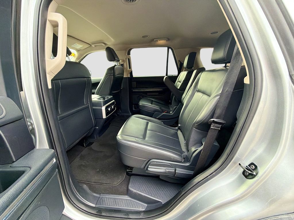 Used 2024 Ford Expedition XLT image 25