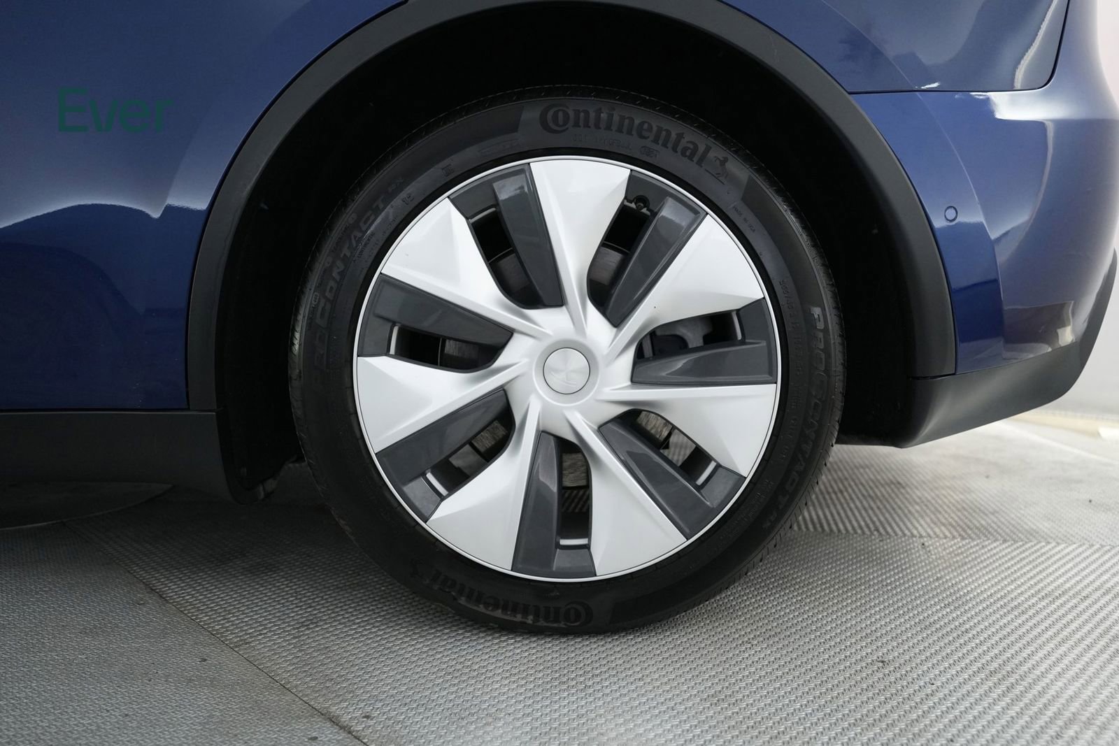 Used 2021 Tesla Model Y Long Range image 9
