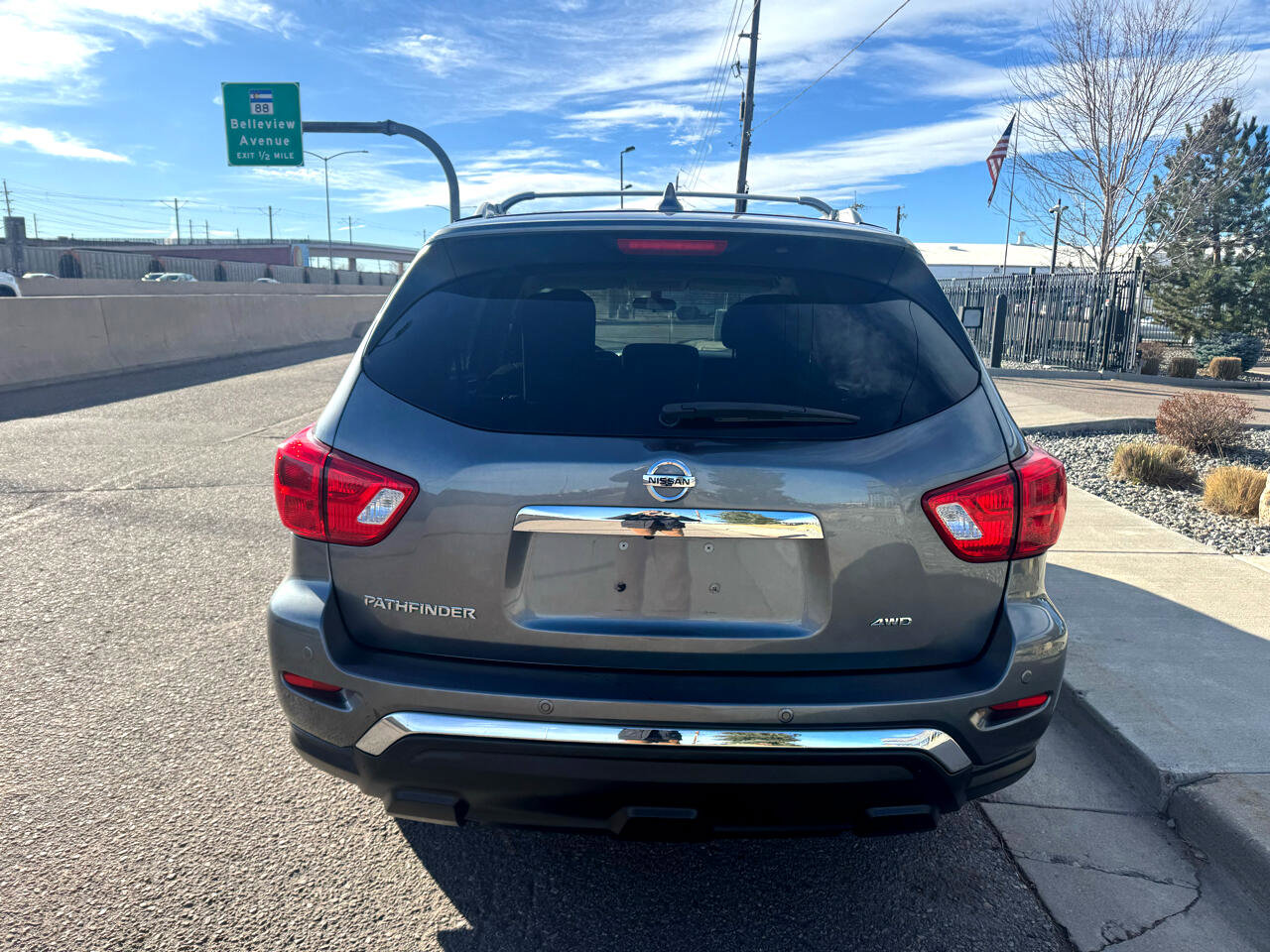 Used 2019 Nissan Pathfinder S image 4
