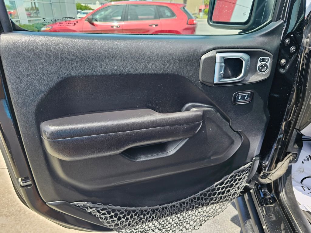 Used 2018 Jeep Wrangler Sport AWD/4WD image 16
