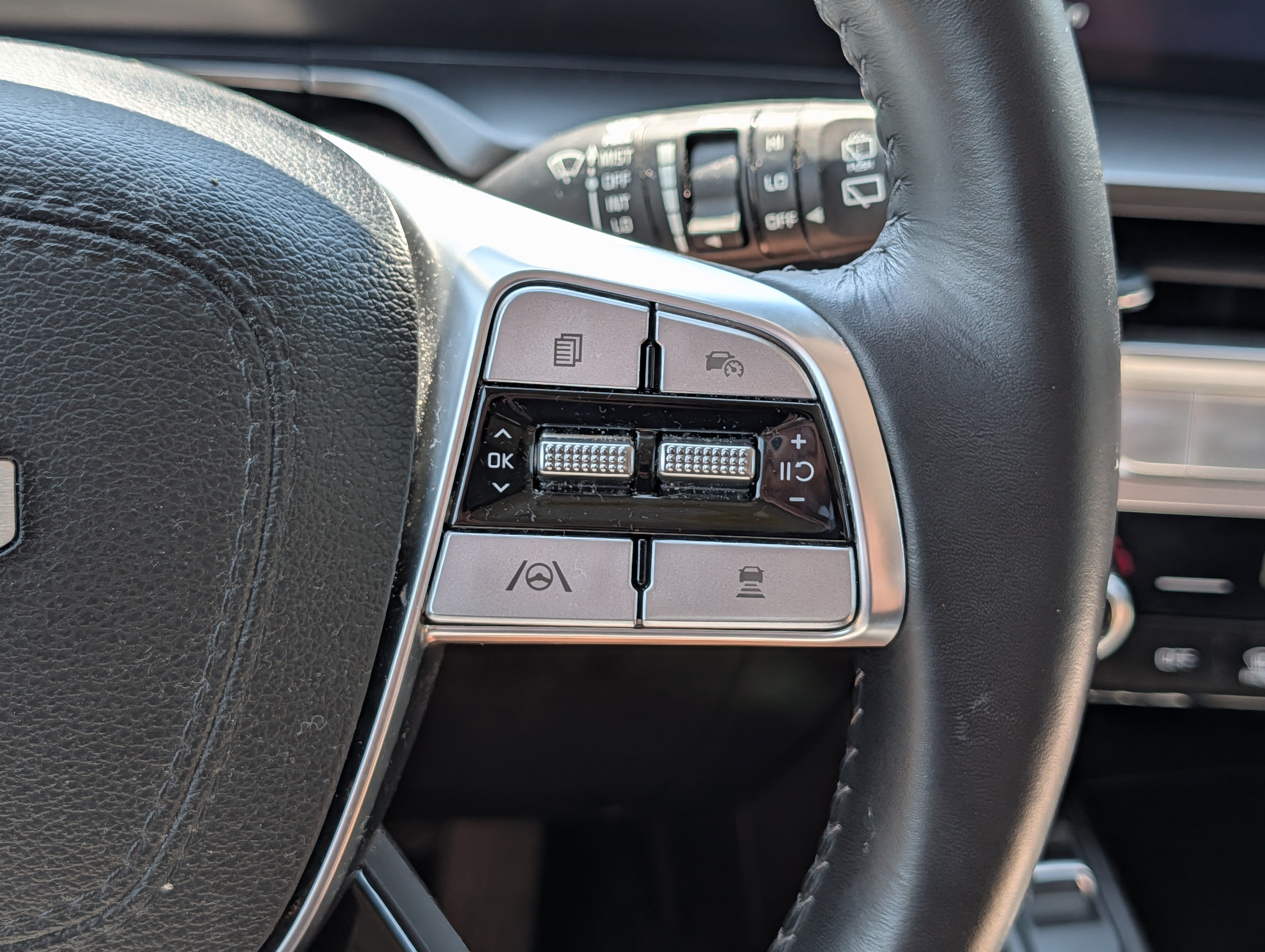 Certified 2024 Kia Telluride S w/ S Sunroof Package AWD/4WD image 30