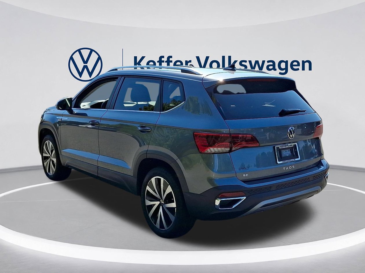 Certified 2023 Volkswagen Taos SE FWD image 4