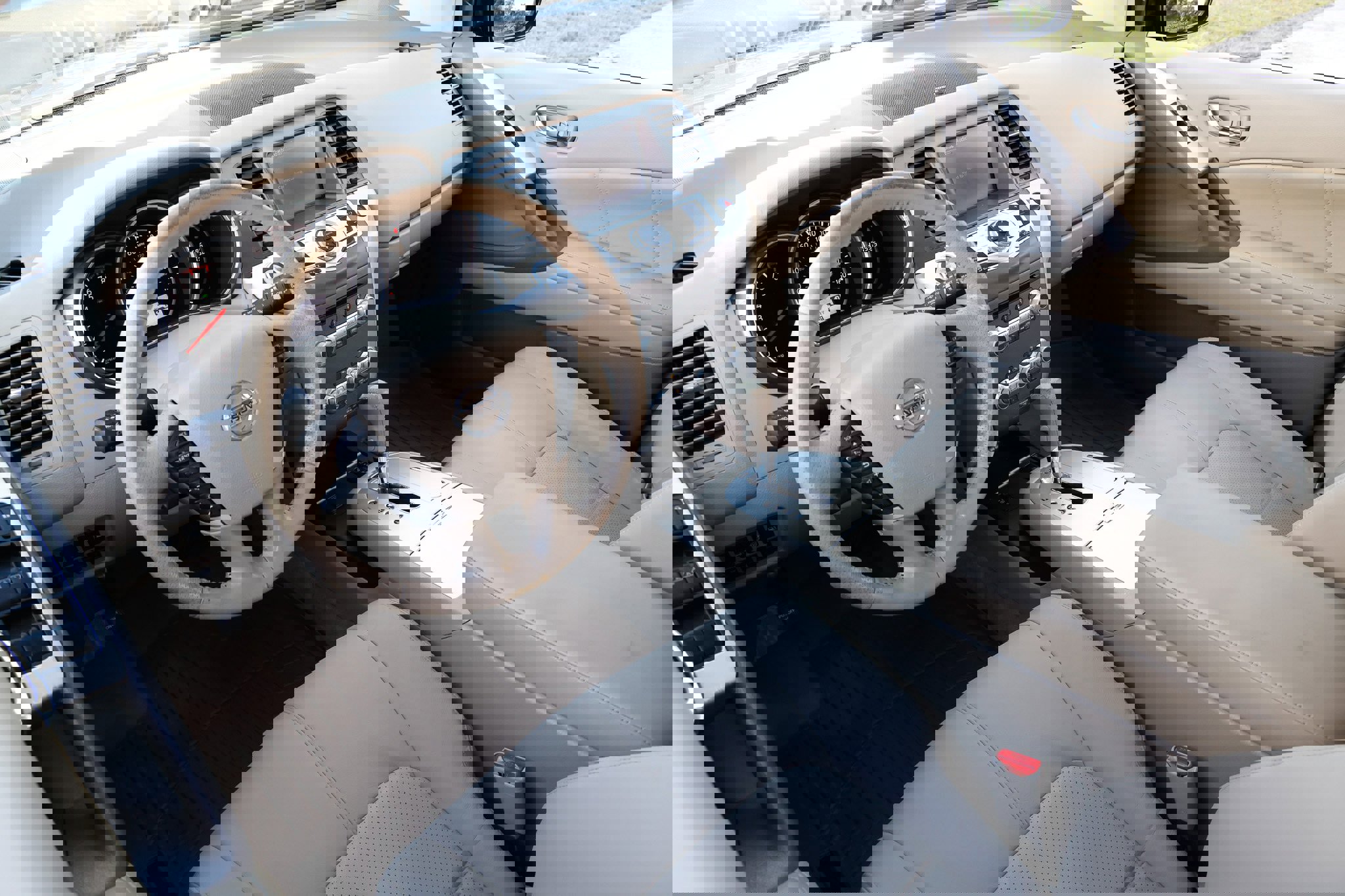 Used 2013 Nissan Murano SL w/ Navigation Pkg image 6