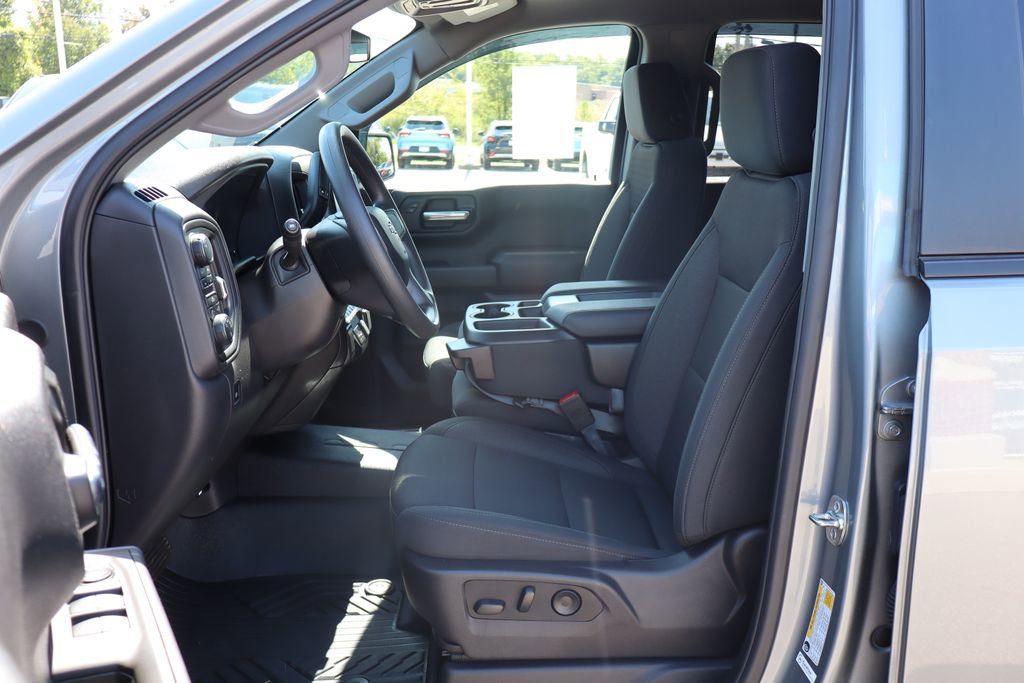 Used 2025 Chevrolet Silverado 1500 Custom Trail Boss w/ LPO, Dark Essentials Package image 12