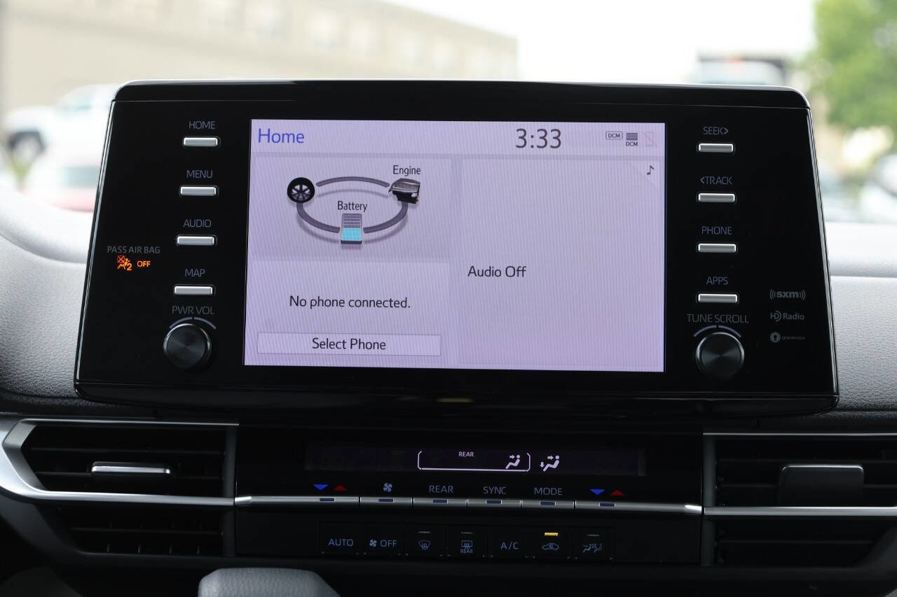 Used 2023 Toyota Sienna LE FWD image 21