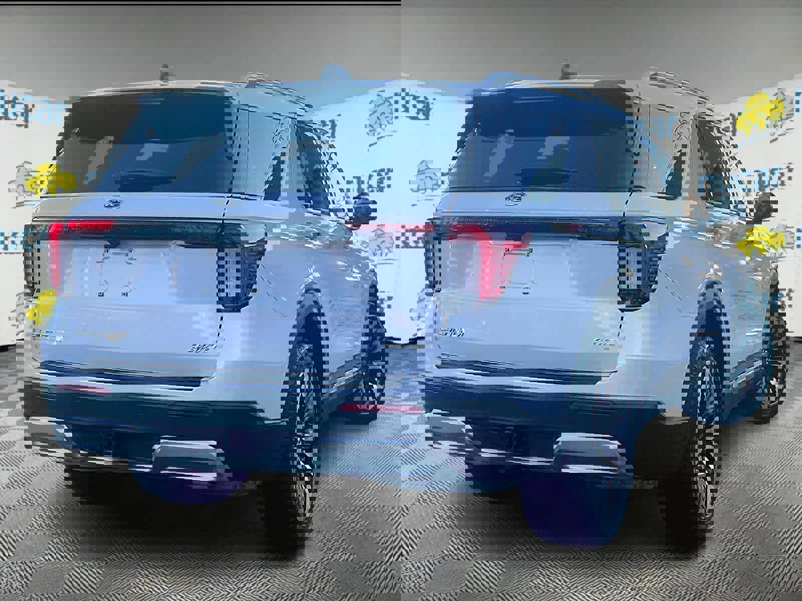 Used 2025 Ford Explorer Platinum w/ LUX Leather Package image 6