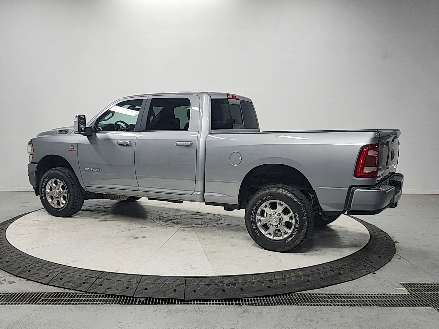 Used 2024 RAM 2500 Laramie image 5