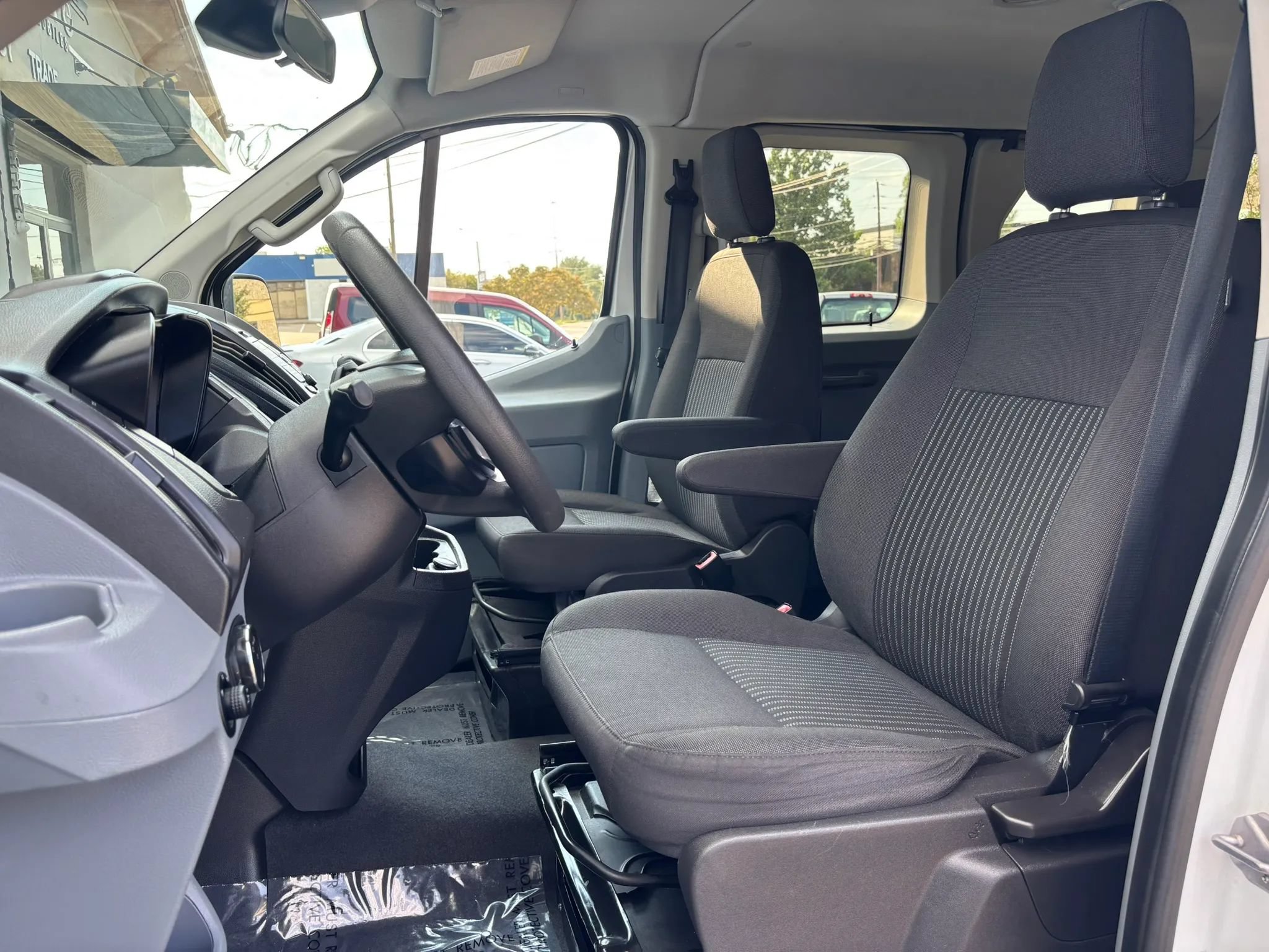 Used 2018 Ford Transit 150 XL RWD image 10