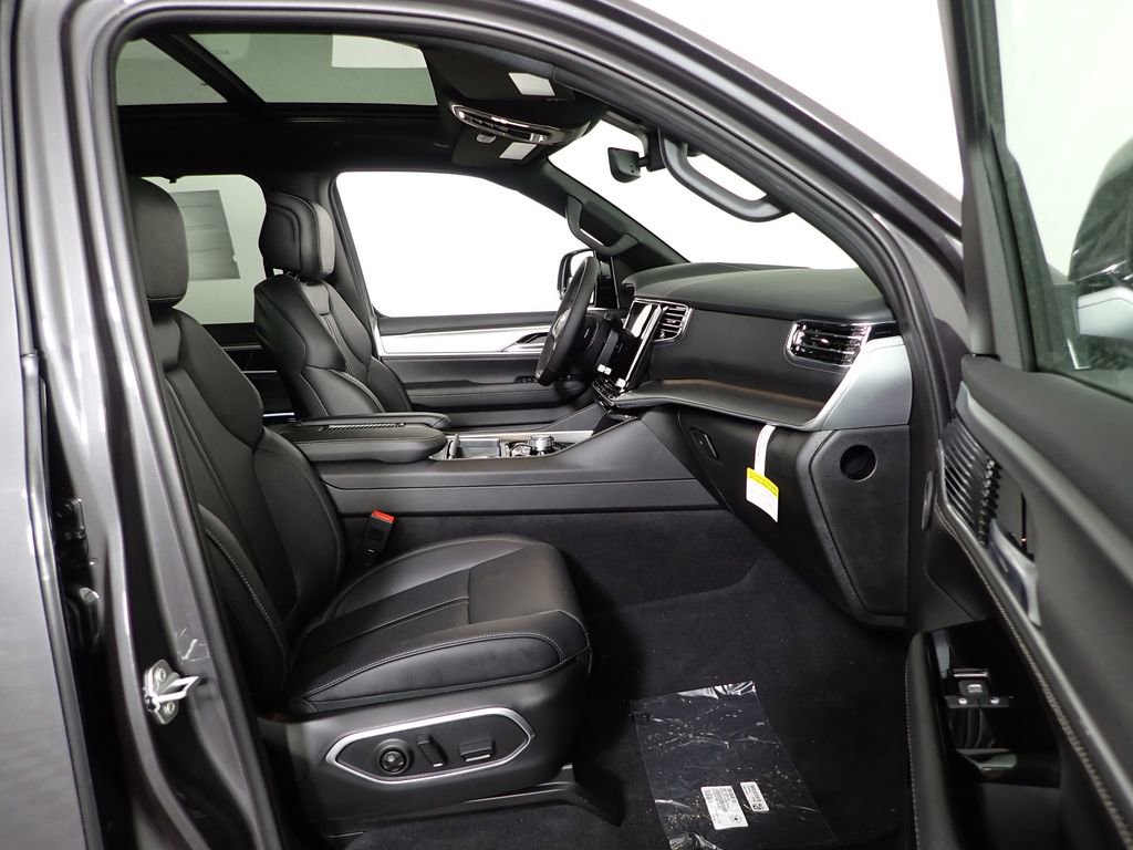 New 2026 Jeep Grand Wagoneer Limited AWD/4WD image 46