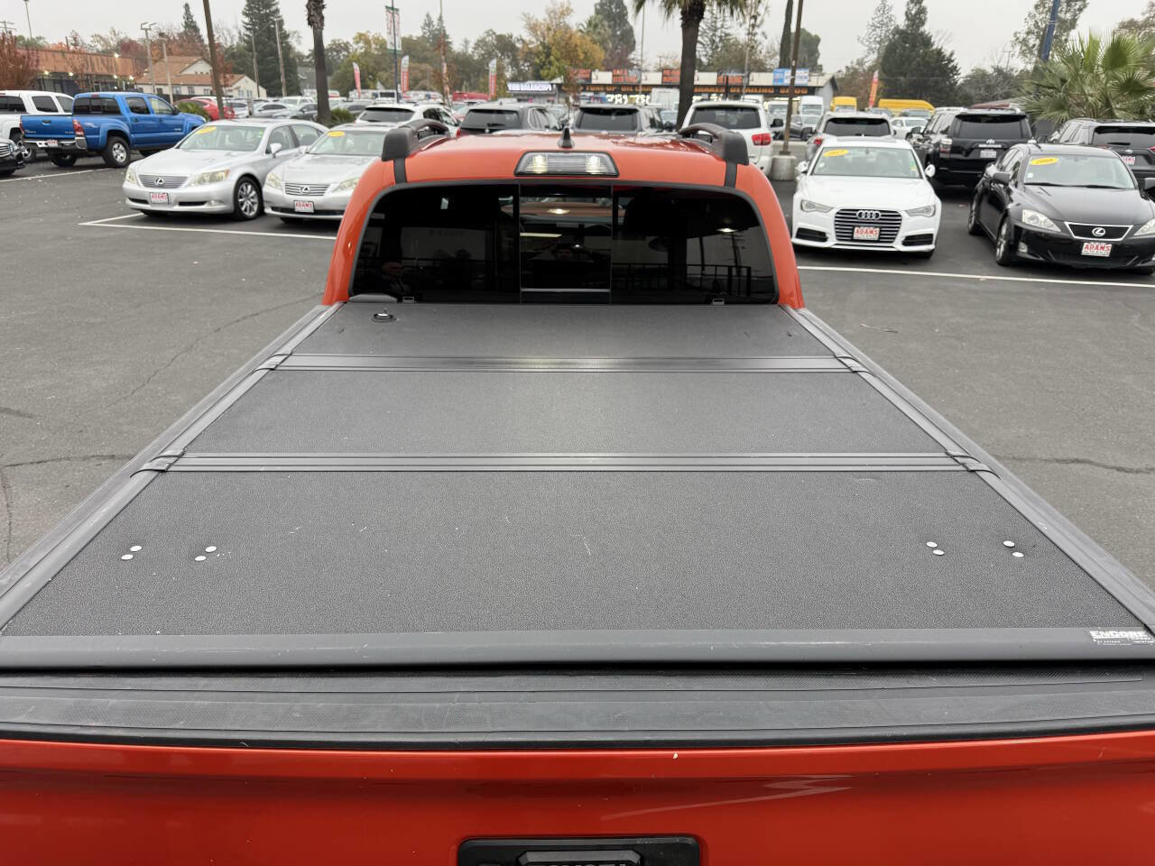 Used 2017 Toyota Tacoma TRD Sport image 25