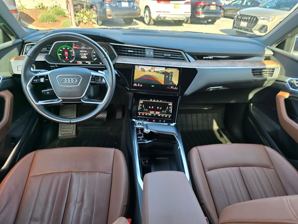 Used 2023 Audi e-tron Premium Plus w/ Premium Plus Package image 12