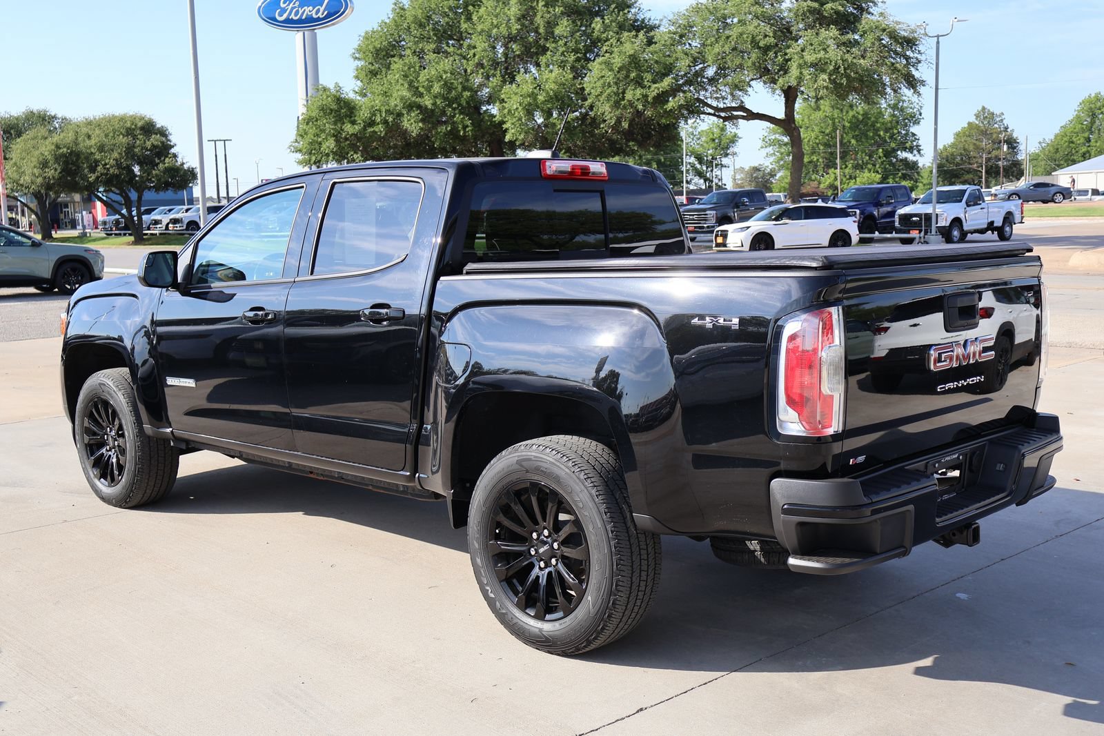 Used 2022 GMC Canyon Elevation w/ Elevation Premium Package AWD/4WD image 12