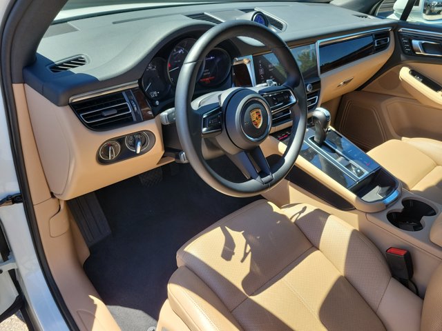 Certified 2023 Porsche Macan AWD/4WD image 24
