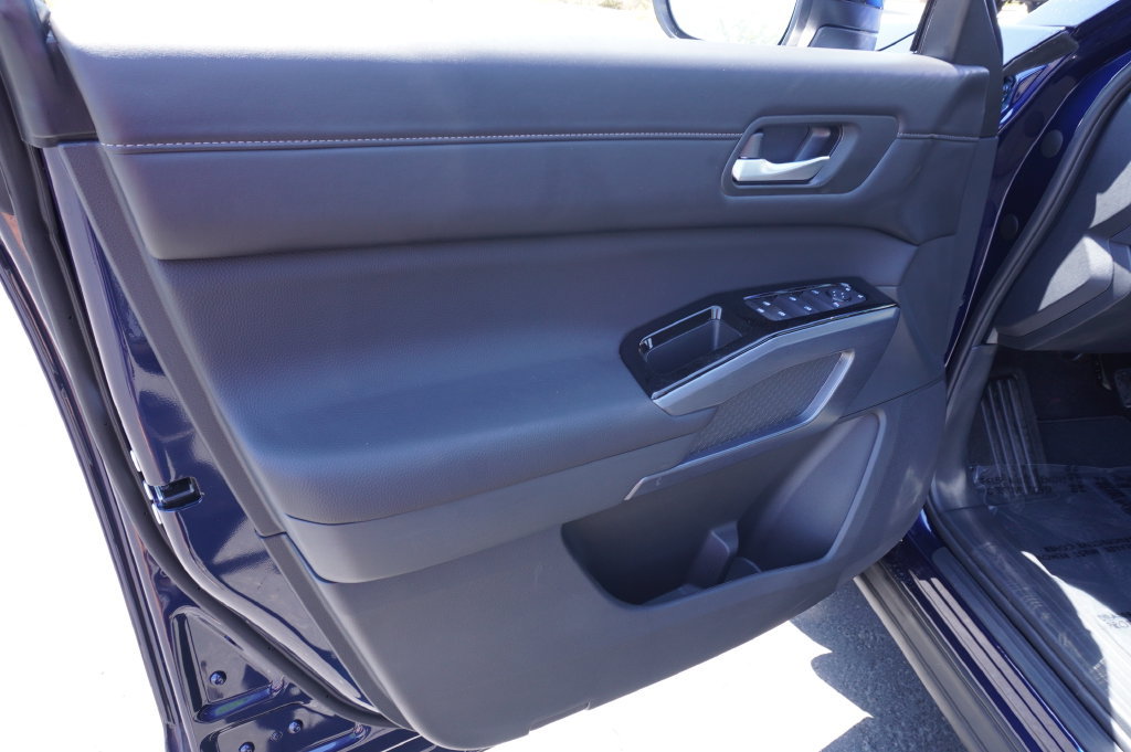 New 2026 Nissan Pathfinder SL w/ SL Premium Package FWD image 16