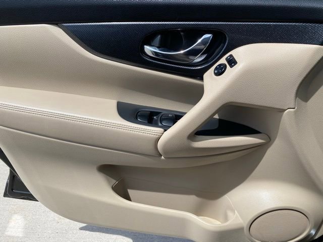 Used 2016 Nissan Rogue SL w/ SL Premium Package AWD/4WD image 13