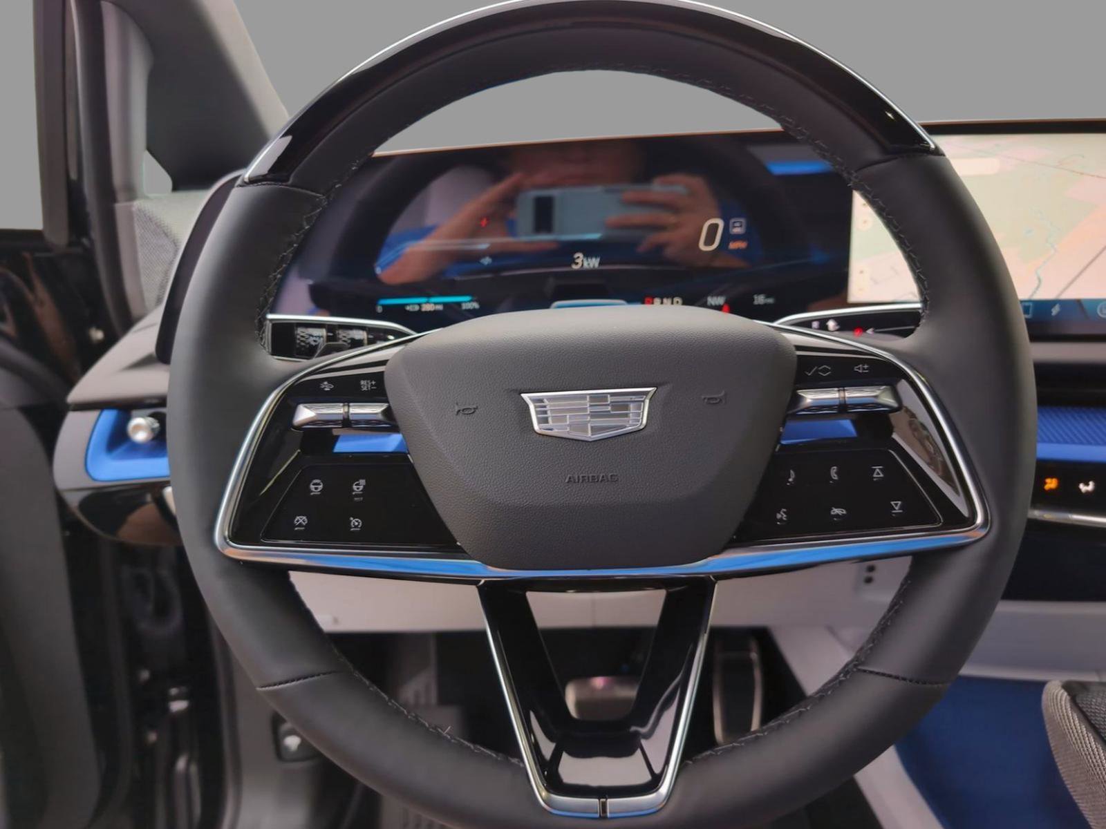 New 2025 Cadillac Optiq Sport 1 w/ LPO, Floor Liner Package image 20