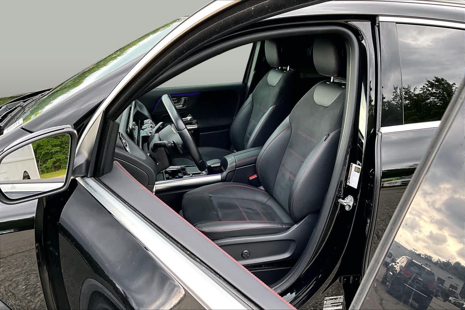 Used 2023 Mercedes-Benz GLA 250 4MATIC image 9