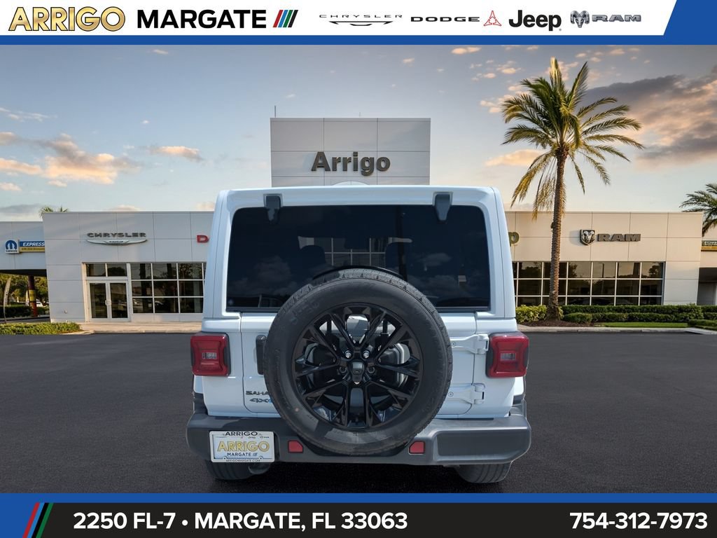 Used 2025 Jeep Wrangler Unlimited Sahara AWD/4WD image 6