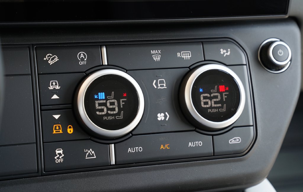 New 2026 Land Rover Defender 110 X-Dynamic SE AWD/4WD image 29