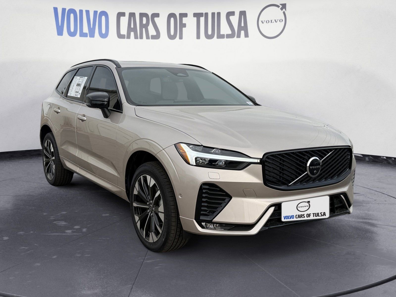 New 2026 Volvo XC60 B5 Plus w/ Protection Package Premier image 7