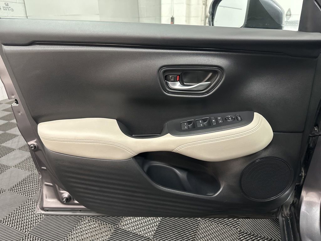 Used 2024 Honda HR-V LX image 17