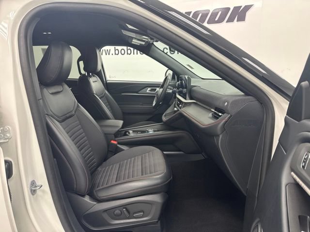 Used 2025 Ford Explorer ST-Line AWD/4WD image 30
