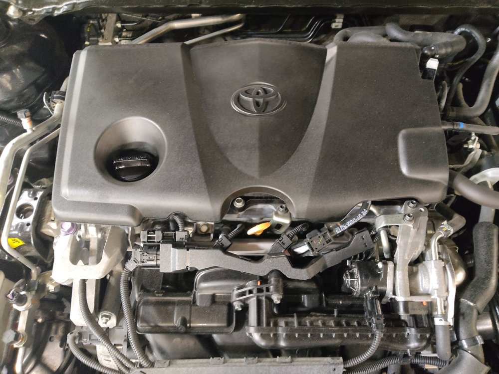 Used 2020 Toyota Camry LE image 30