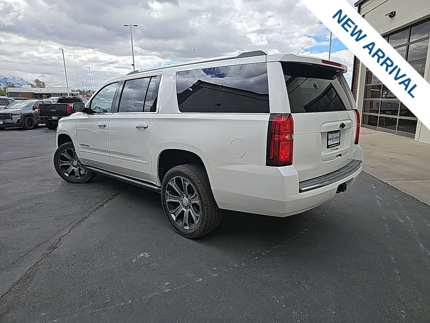 Used 2019 Chevrolet Suburban Premier AWD/4WD image 5