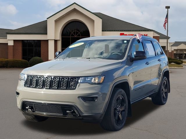 Used 2019 Jeep Grand Cherokee Laredo image 2