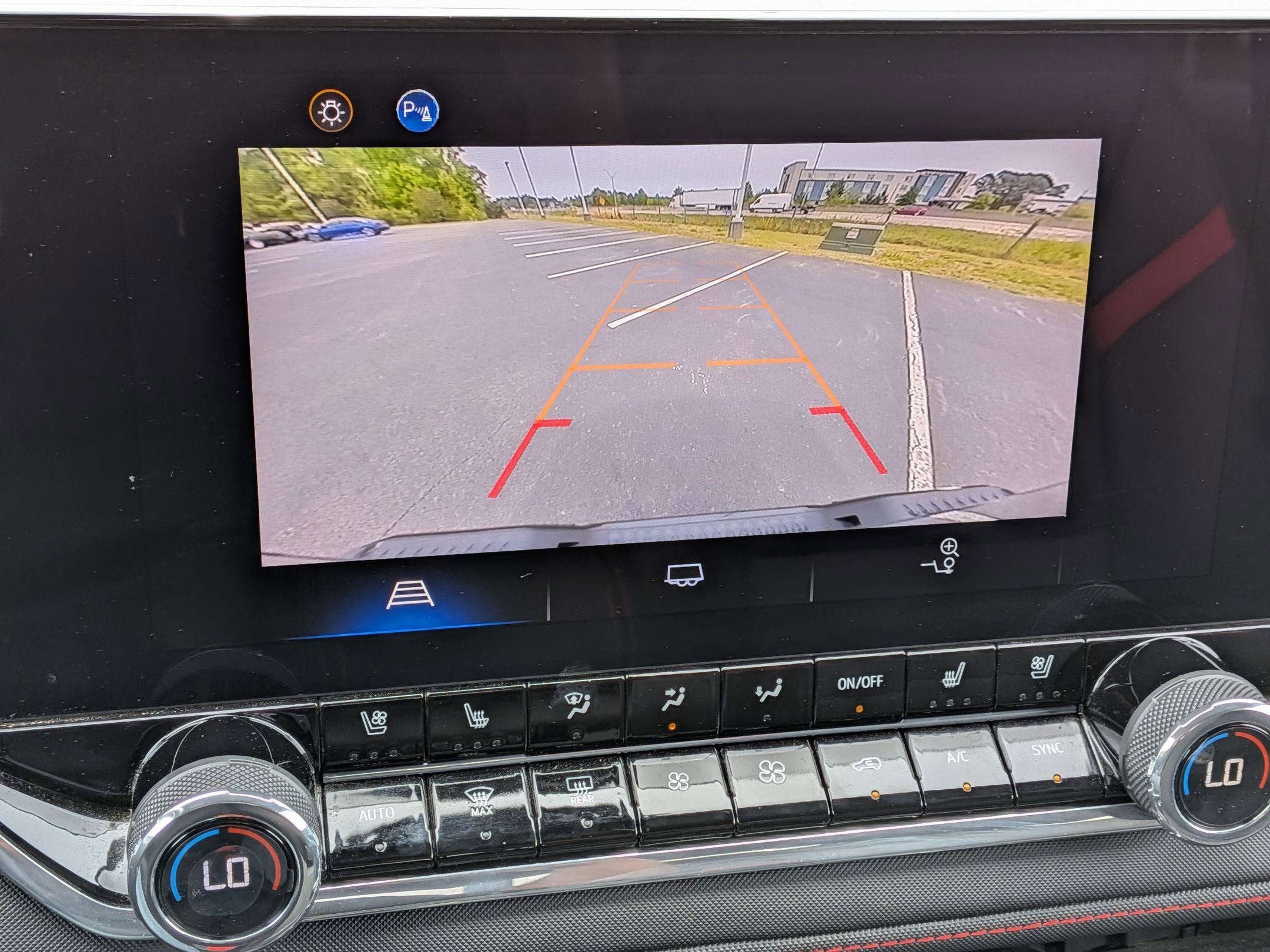 Used 2024 Chevrolet Colorado Z71 w/ Z71 Convenience Package 2 image 24