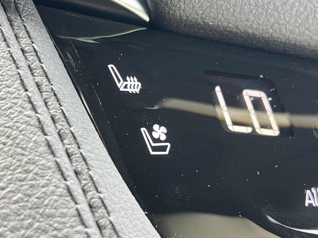 New 2026 Cadillac XT5 Sportv w/ LPO, Floor Liner Package image 24