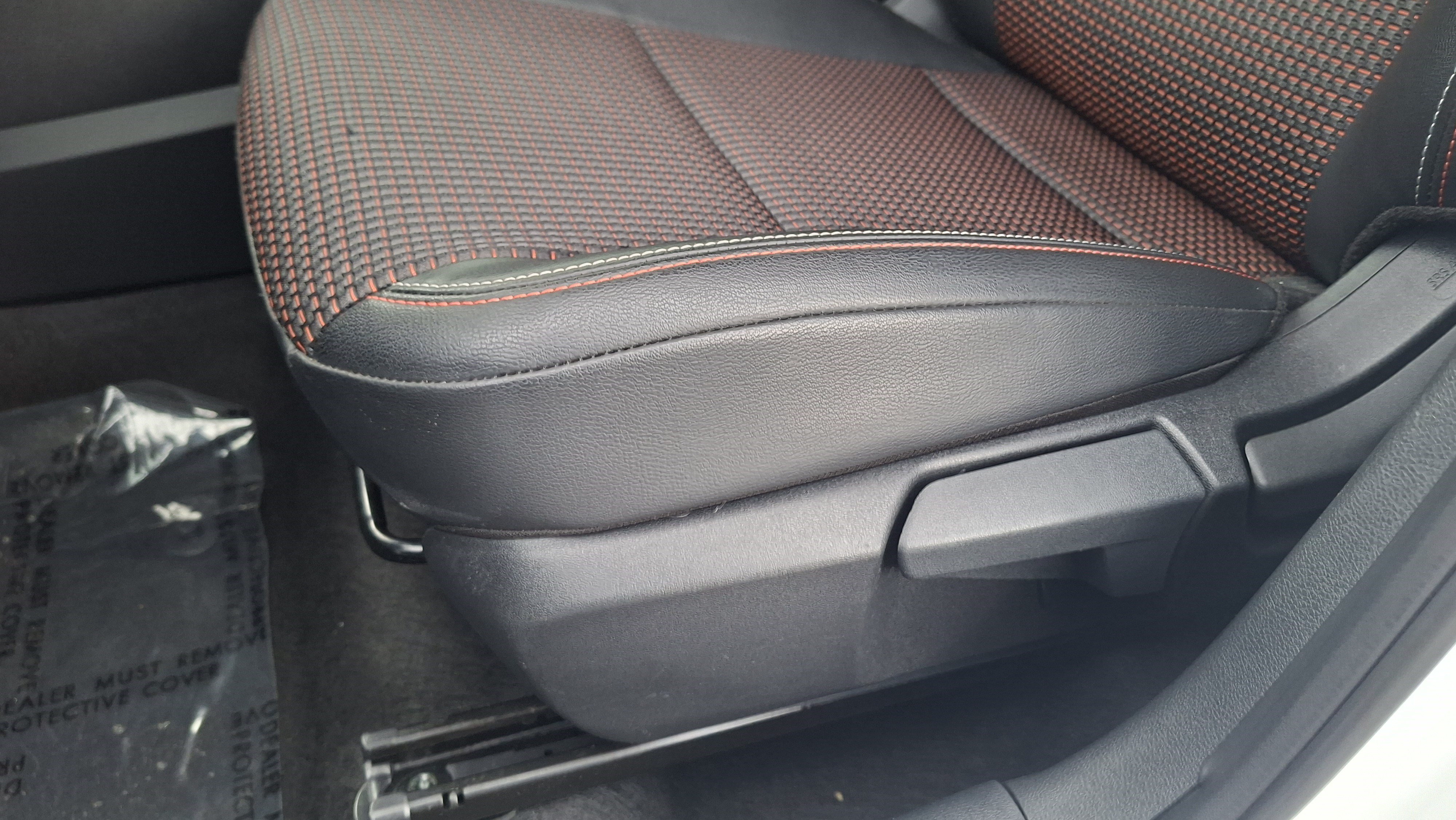Used 2025 Nissan Kicks SR FWD image 18