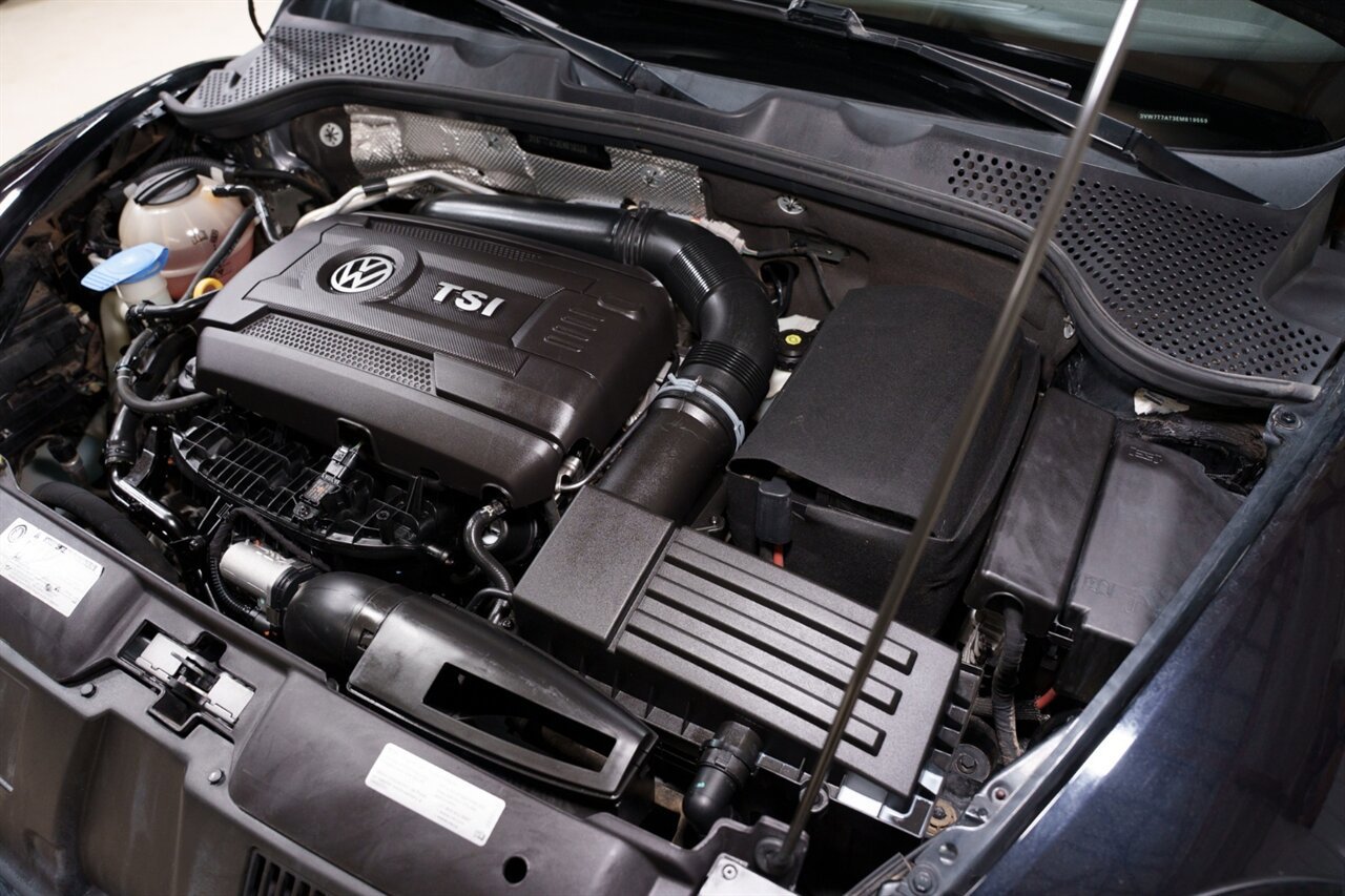 Used 2014 Volkswagen Beetle R-Line FWD image 29