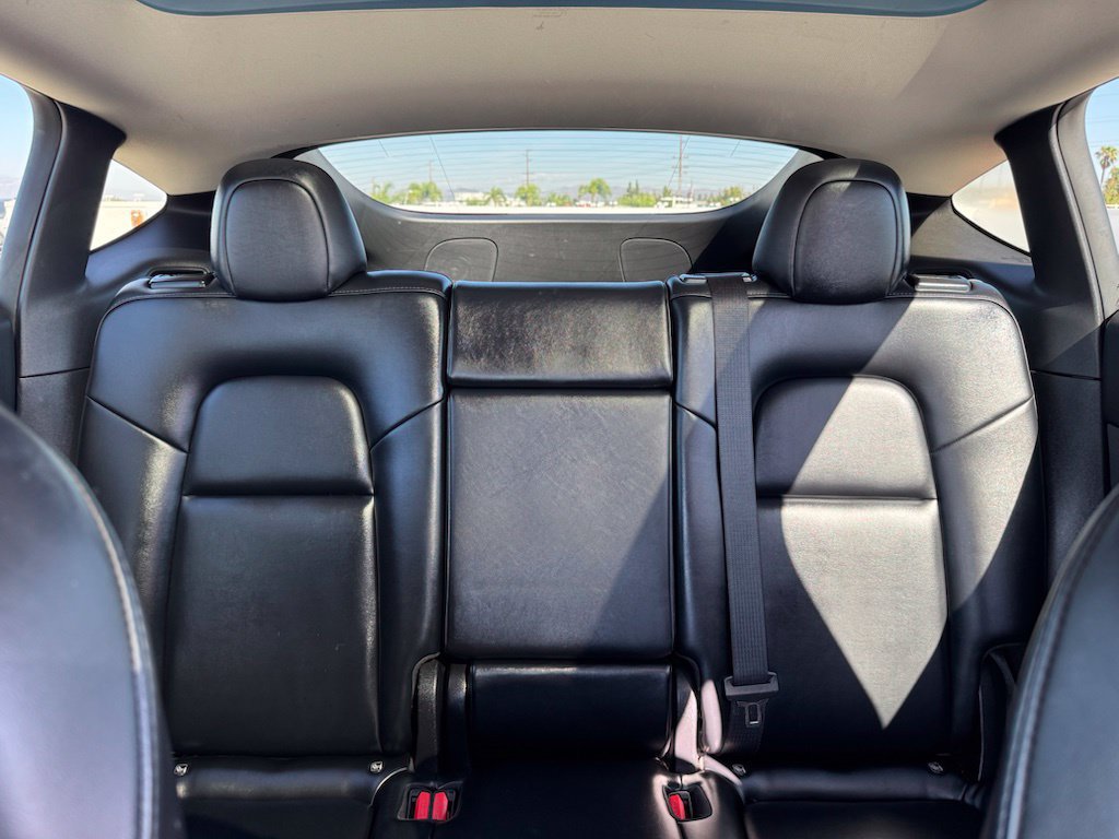 Used 2022 Tesla Model Y Performance AWD/4WD image 18