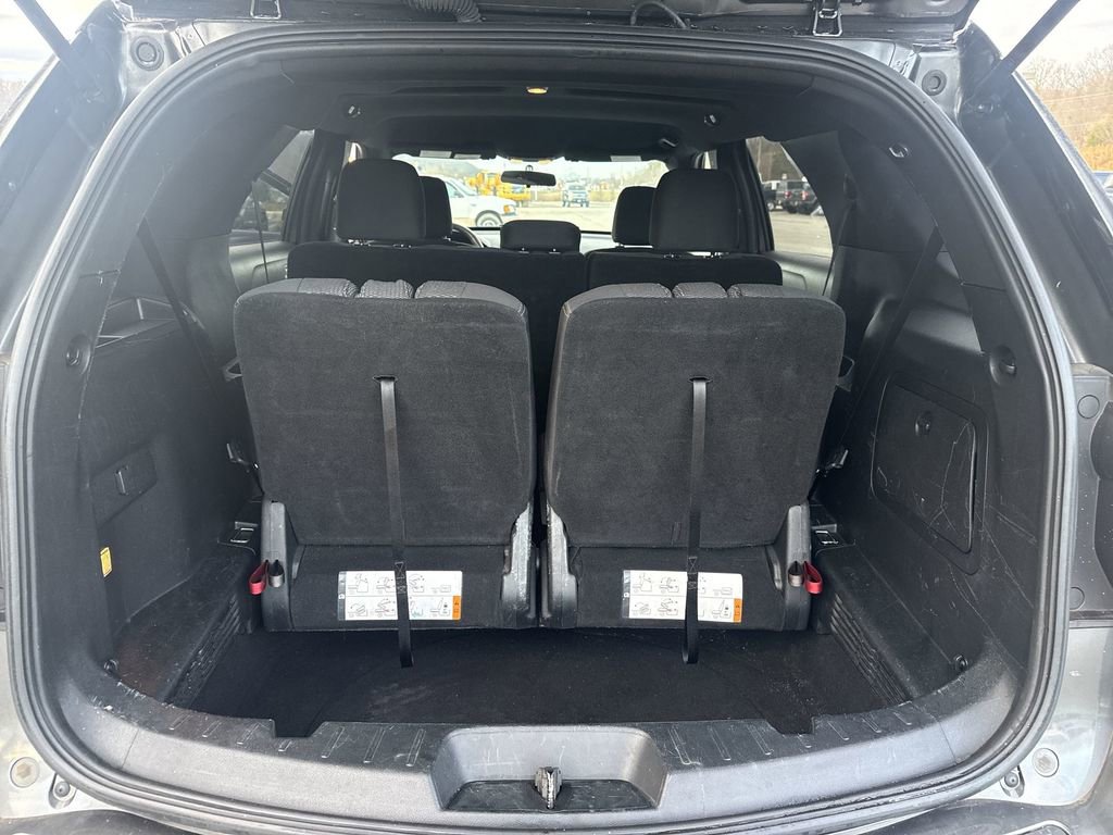 Used 2019 Ford Explorer XLT image 43